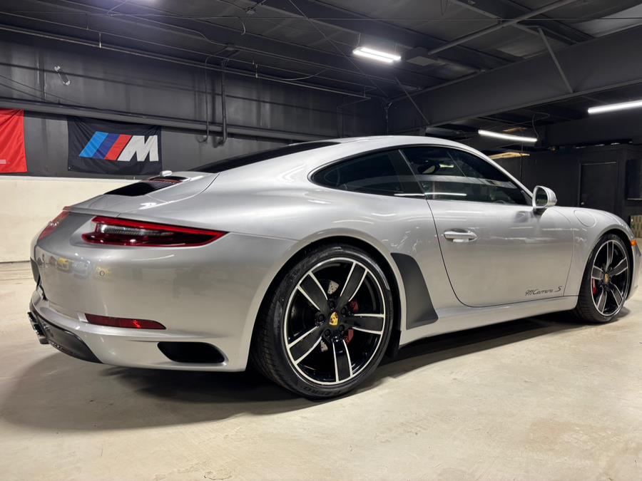 2017 Porsche 911 Carrera S Coupe photo