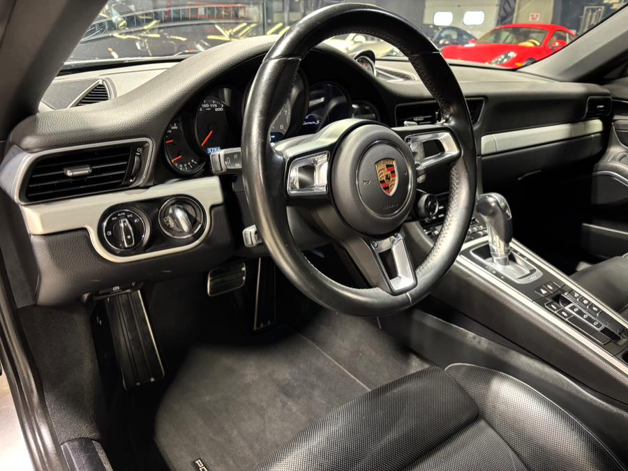 2017 Porsche 911 Carrera S Coupe photo