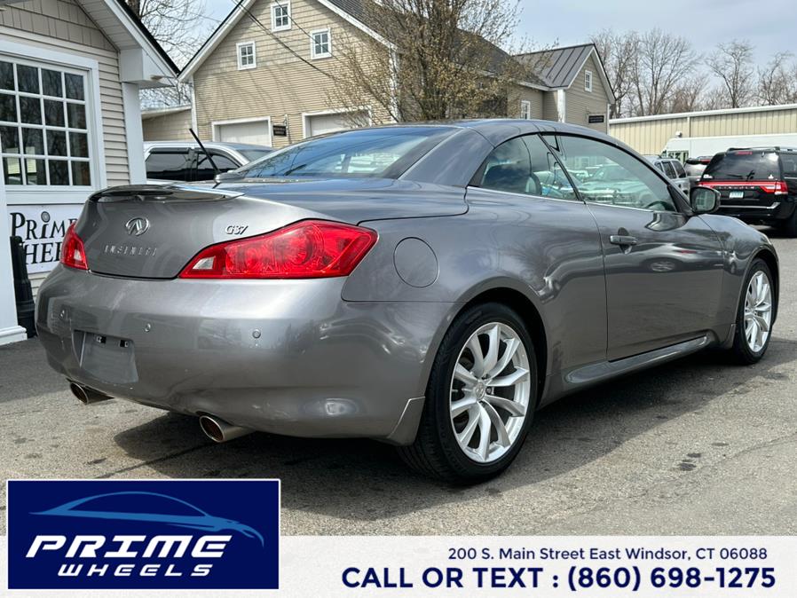 2011 Infiniti Legend photo