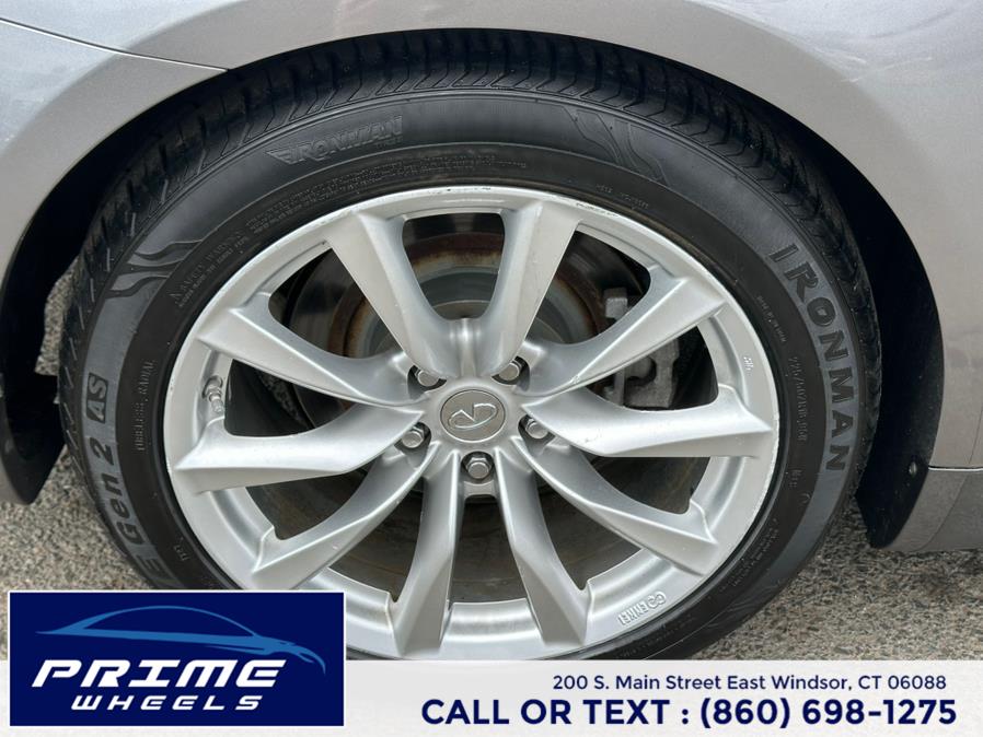 2011 Infiniti Legend photo