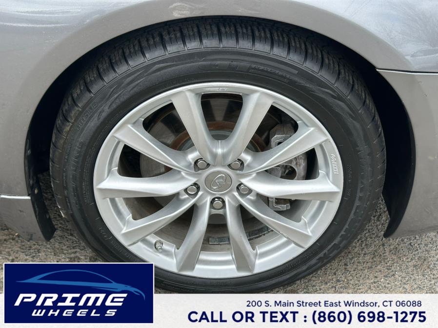 2011 Infiniti Legend photo