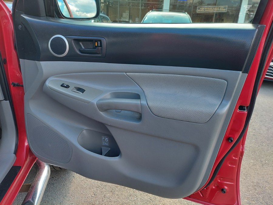 2011 Toyota Tacoma V6 photo