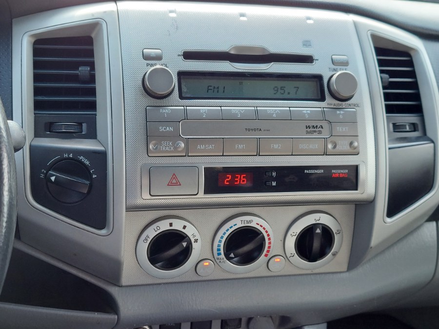 2011 Toyota Tacoma V6 photo