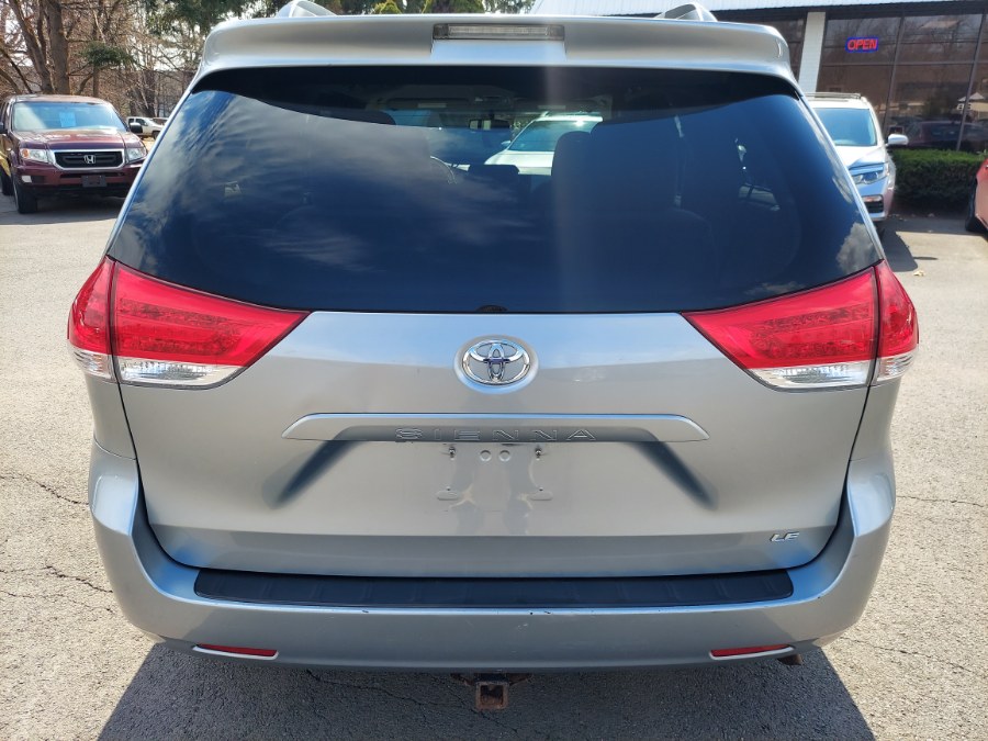 2012 Toyota Sienna LE 7-Passenger Auto Access Sea photo