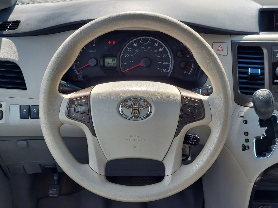 2012 Toyota Sienna LE 7-Passenger Auto Access Sea photo