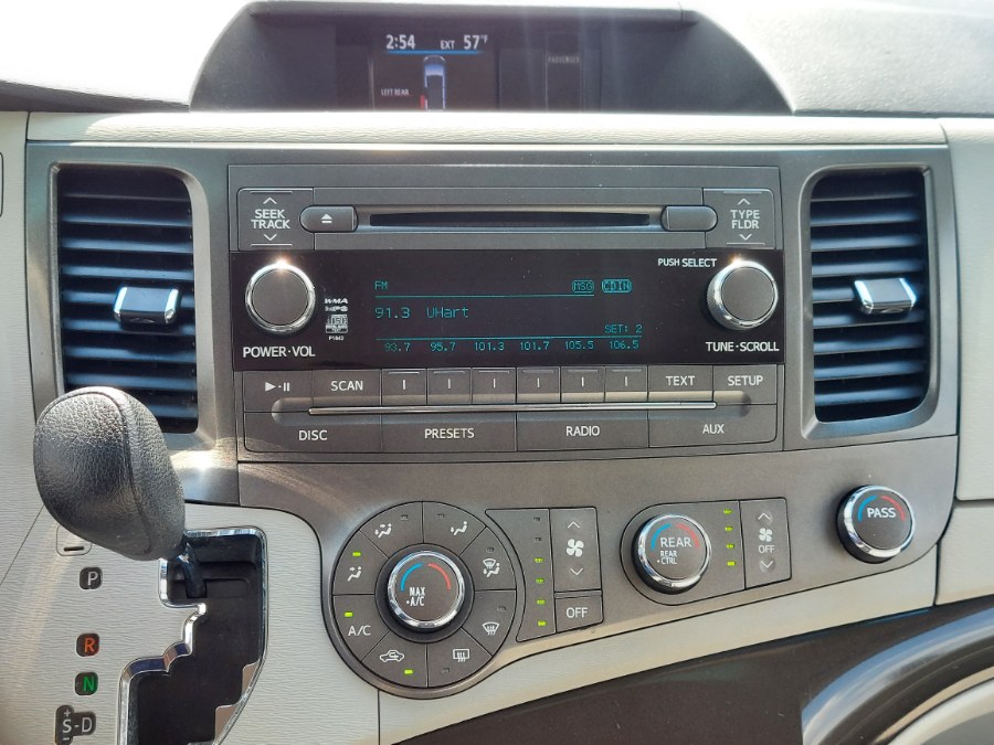 2012 Toyota Sienna LE 7-Passenger Auto Access Sea photo