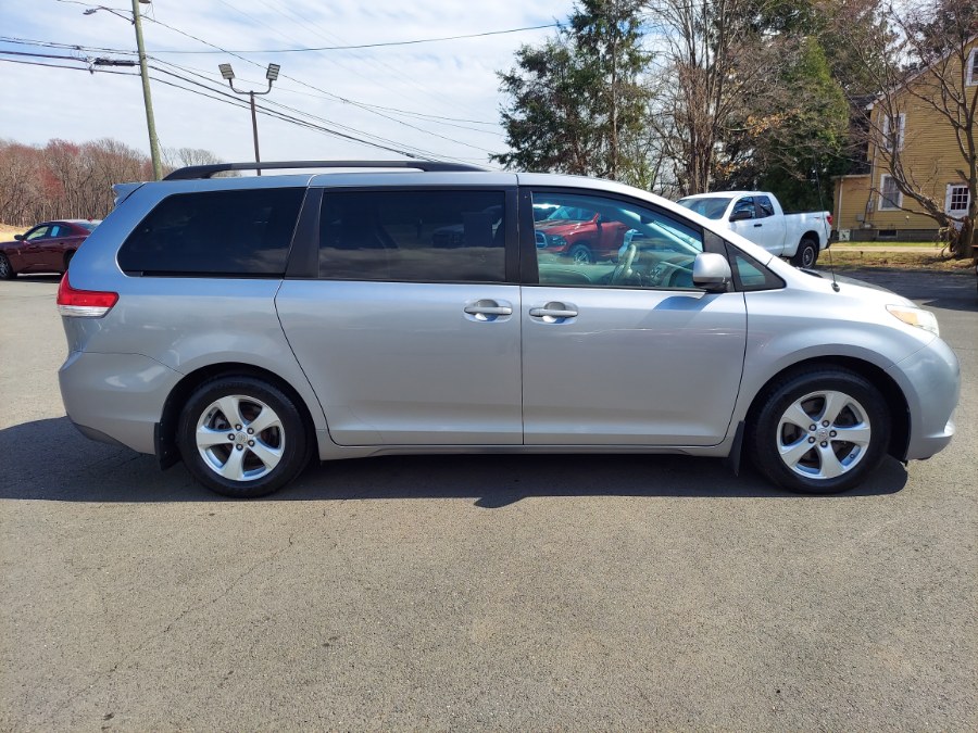 2012 Toyota Sienna LE 7-Passenger Auto Access Sea photo