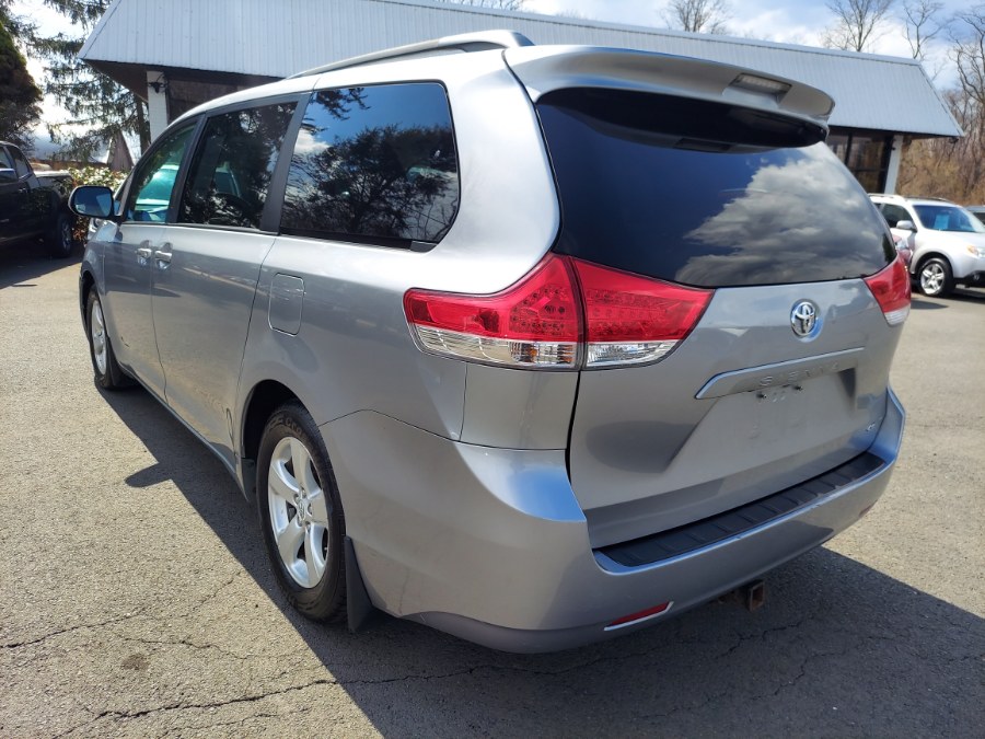 2012 Toyota Sienna LE 7-Passenger Auto Access Sea photo