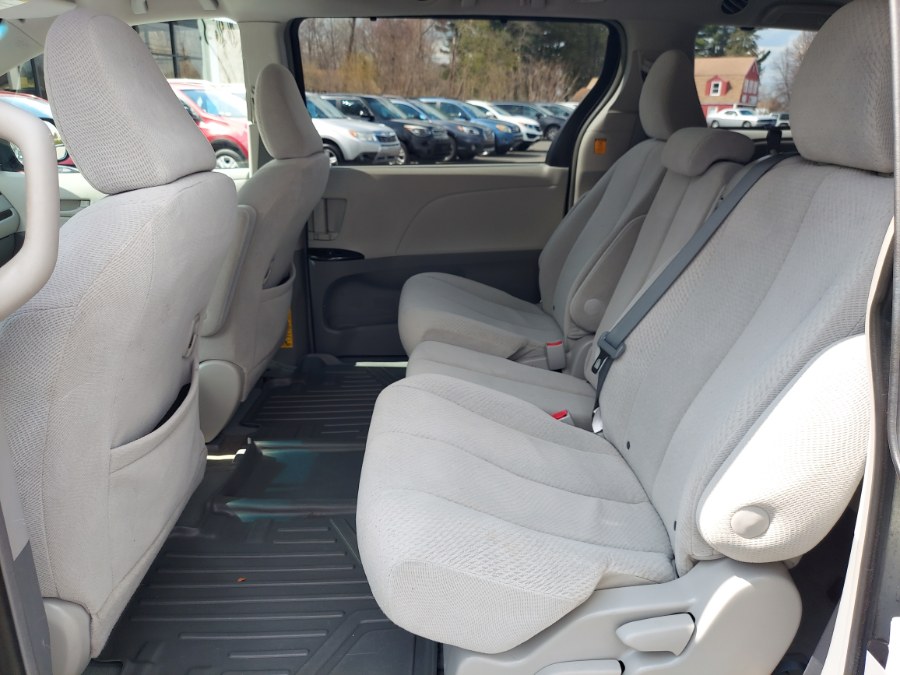 2012 Toyota Sienna LE 7-Passenger Auto Access Sea photo