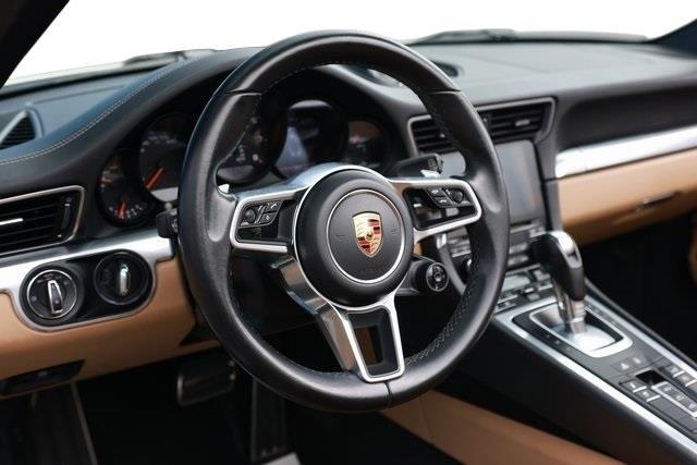 2017 Porsche 911 Carrera photo