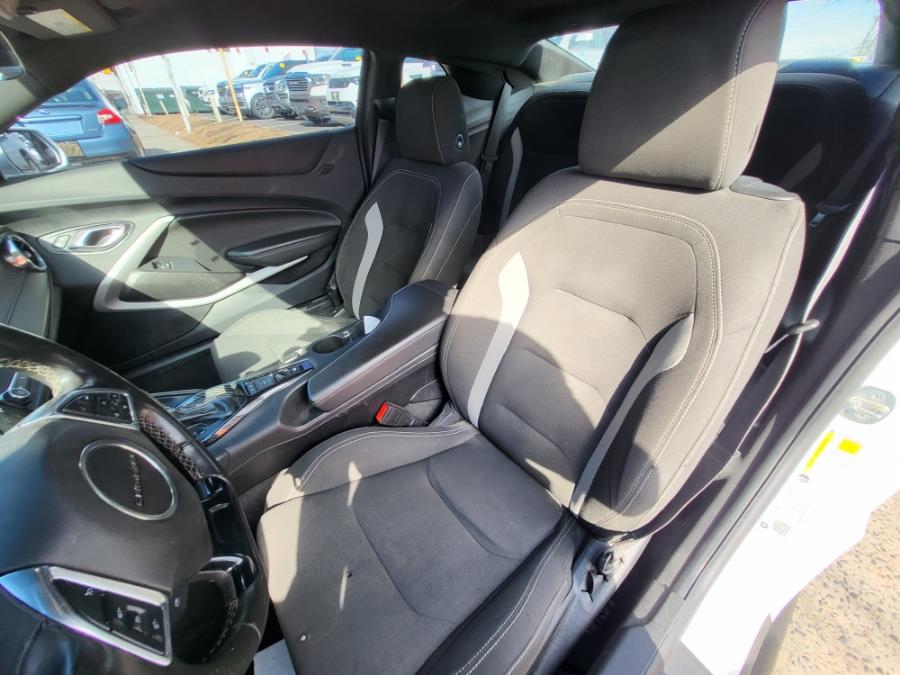2020 Chevrolet Camaro 2dr Cpe 1LT photo