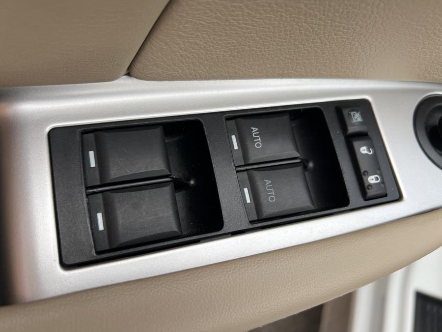 2012 Chrysler Legend Limited photo