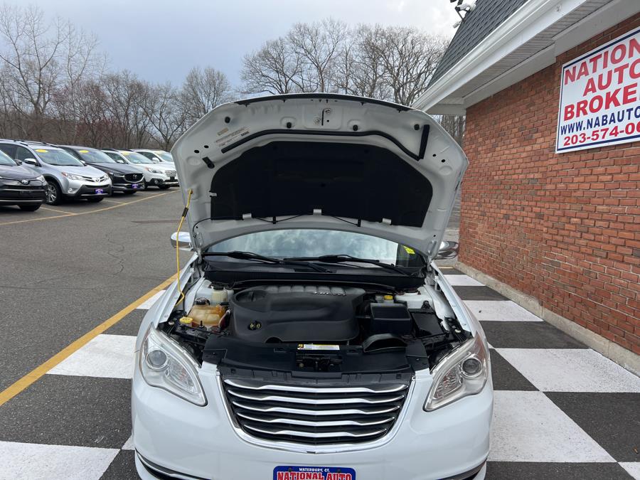 2012 Chrysler Legend Limited photo