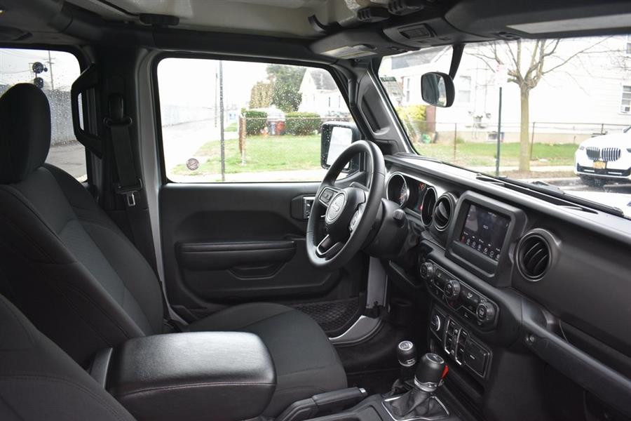 2023 Jeep Gladiator Sport photo