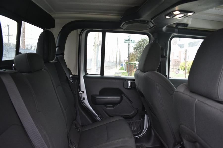 2023 Jeep Gladiator Sport photo
