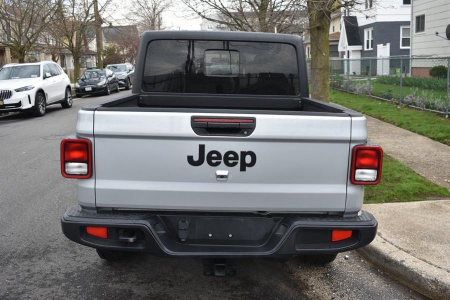 2023 Jeep Gladiator Sport photo