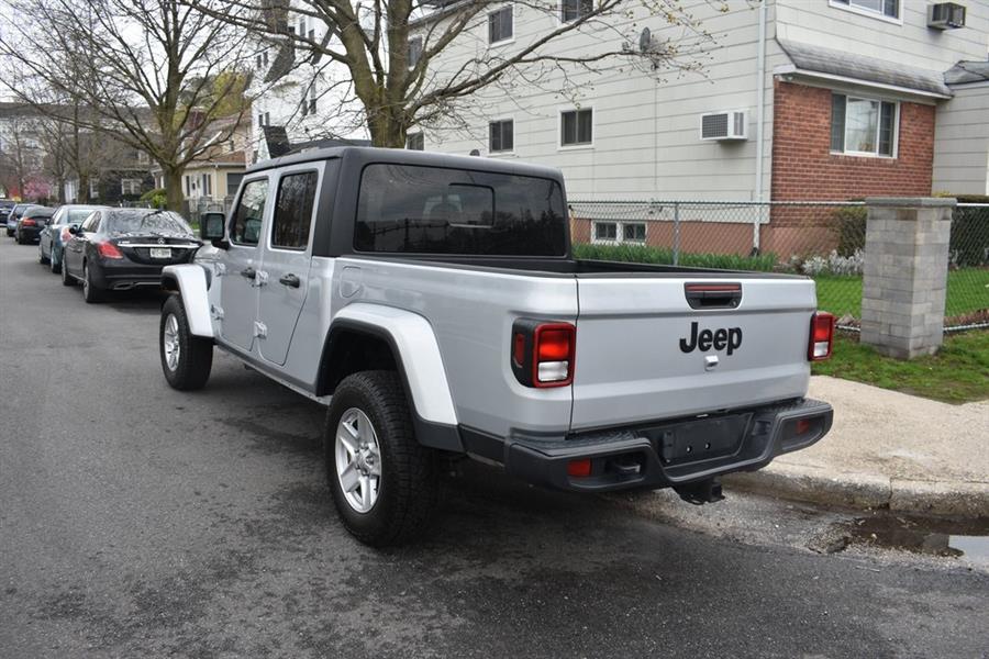 2023 Jeep Gladiator Sport photo