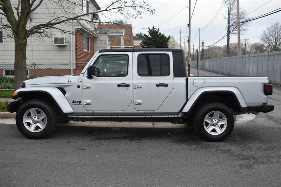 2023 Jeep Gladiator Sport photo