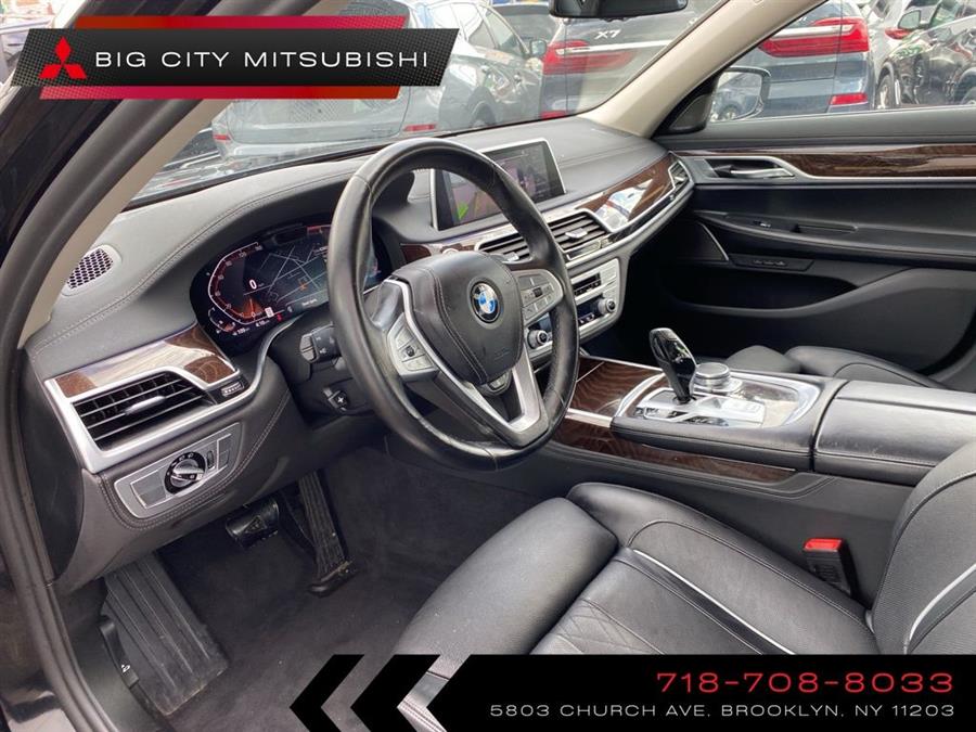 2022 BMW 7-Series 750i xDrive photo