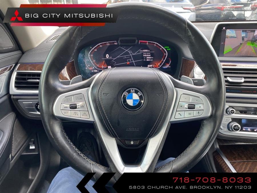 2022 BMW 7-Series 750i xDrive photo