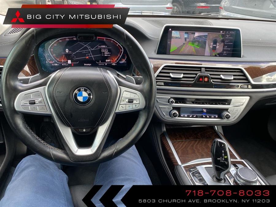 2022 BMW 7-Series 750i xDrive photo