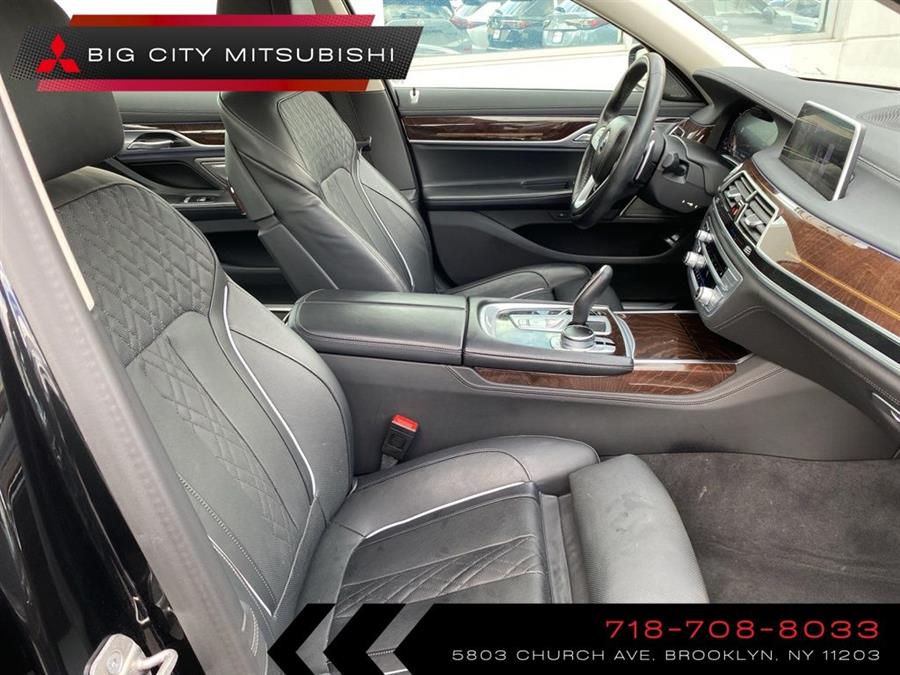 2022 BMW 7-Series 750i xDrive photo