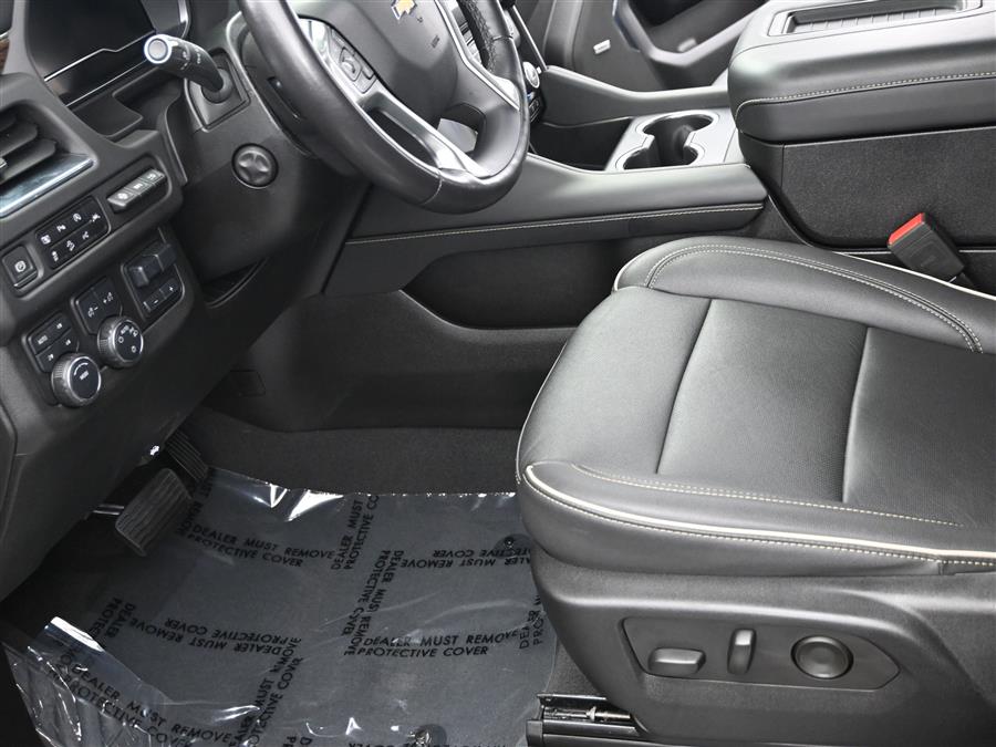 2023 Chevrolet Suburban Premier photo