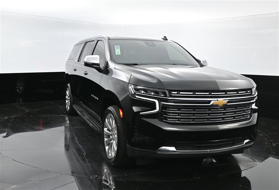 2023 Chevrolet Suburban Premier photo