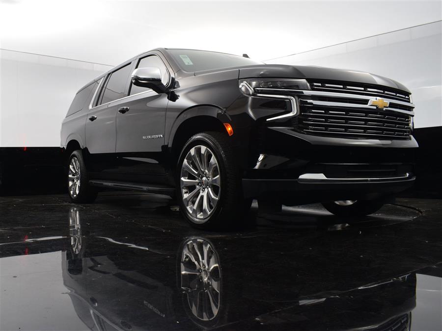 2023 Chevrolet Suburban Premier photo