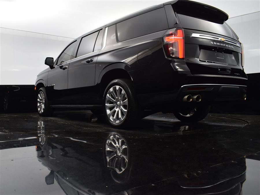 2023 Chevrolet Suburban Premier photo
