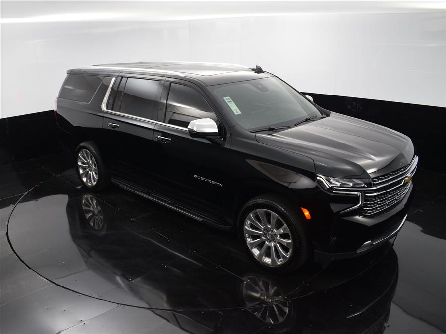 2023 Chevrolet Suburban Premier photo