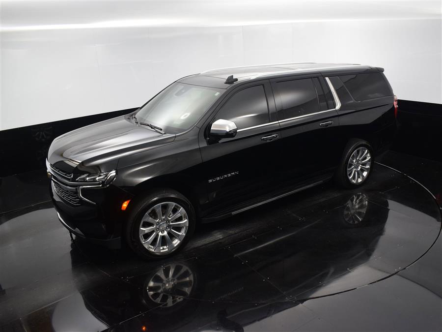 2023 Chevrolet Suburban Premier photo