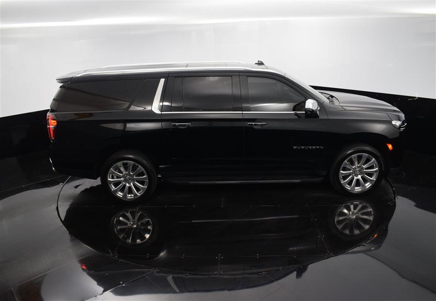 2023 Chevrolet Suburban Premier photo
