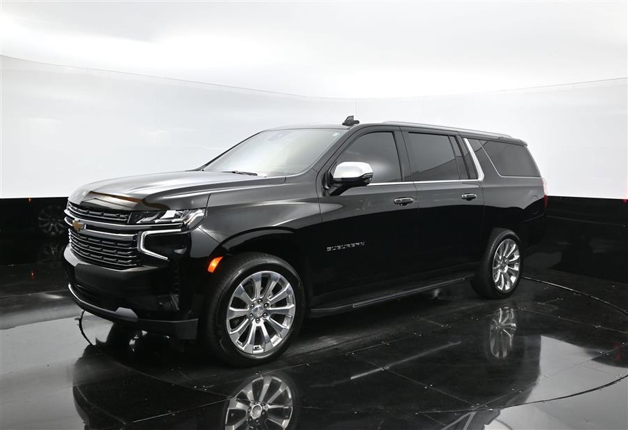 2023 Chevrolet Suburban Premier photo