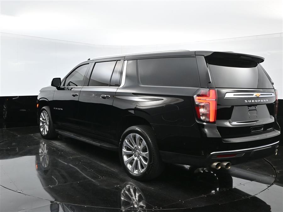 2023 Chevrolet Suburban Premier photo