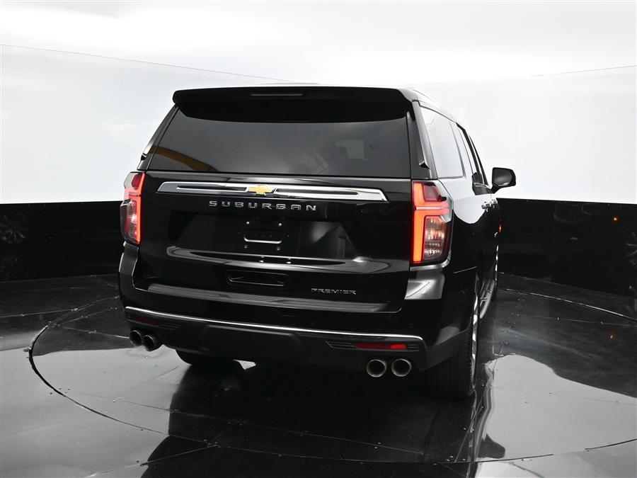 2023 Chevrolet Suburban Premier photo