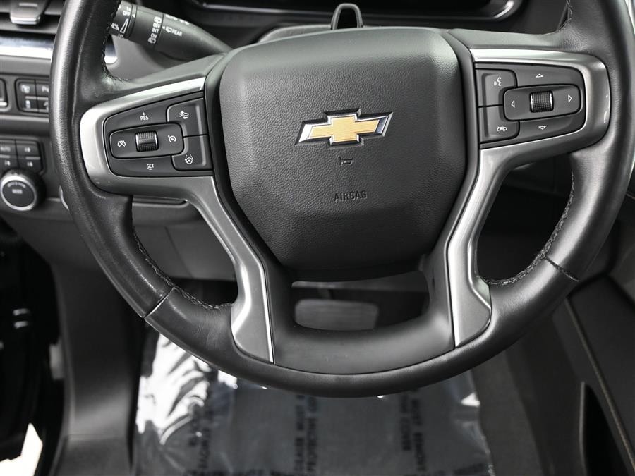 2023 Chevrolet Suburban Premier photo