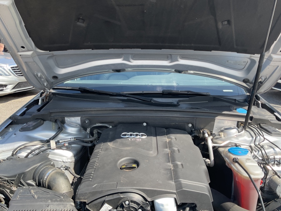 2016 Audi A4 CVT FrontTrak 2.0T Premium photo