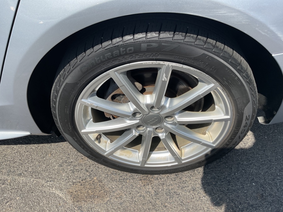 2016 Audi A4 CVT FrontTrak 2.0T Premium photo
