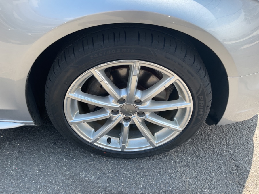 2016 Audi A4 CVT FrontTrak 2.0T Premium photo