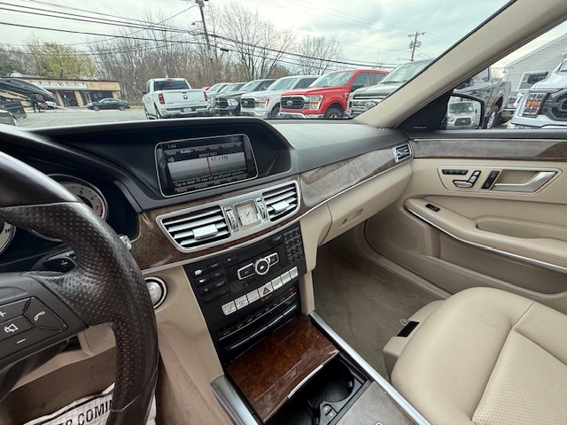 2014 Mercedes-Benz E-Class E350 4MATIC Sport photo