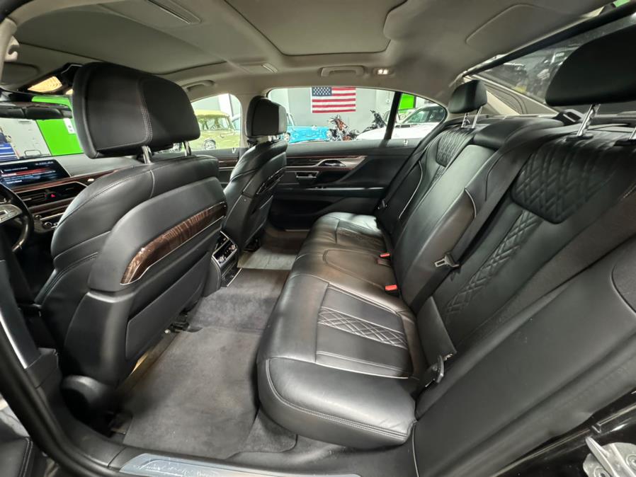 2017 BMW 7-Series 750i xDrive Sedan photo