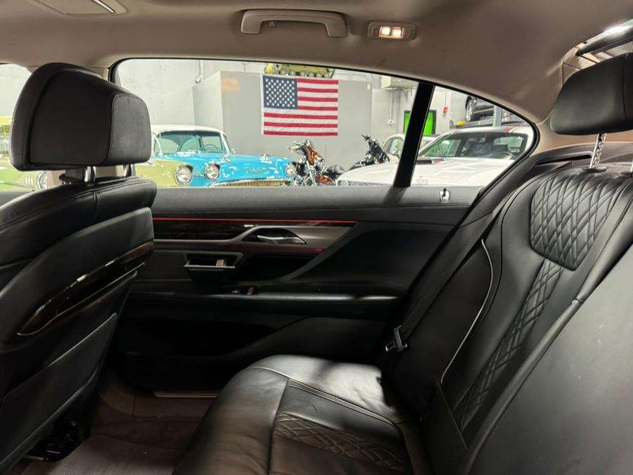 2017 BMW 7-Series 750i xDrive Sedan photo