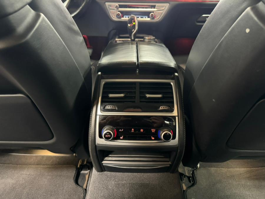 2017 BMW 7-Series 750i xDrive Sedan photo