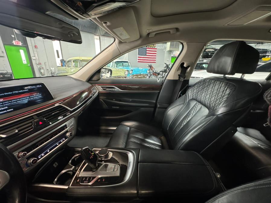2017 BMW 7-Series 750i xDrive Sedan photo