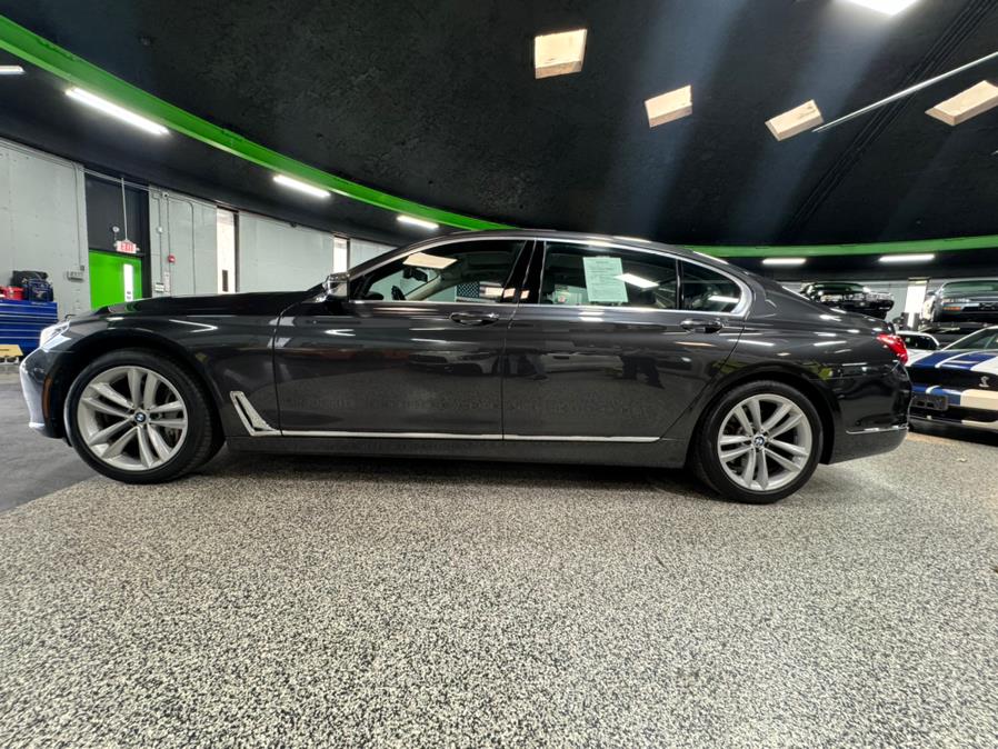 2017 BMW 7-Series 750i xDrive Sedan photo