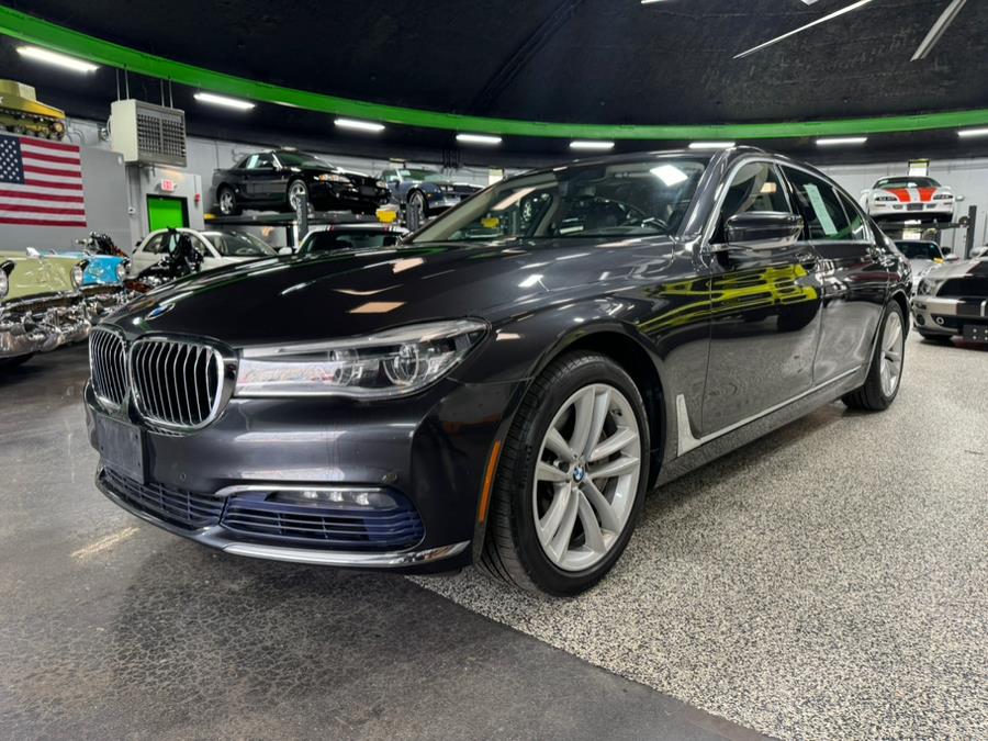2017 BMW 7-Series 750i xDrive Sedan photo