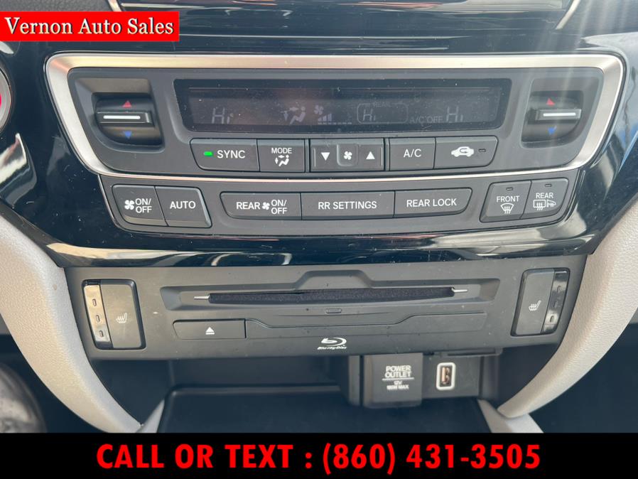 2020 Honda Pilot Touring 8-Passenger AWD photo