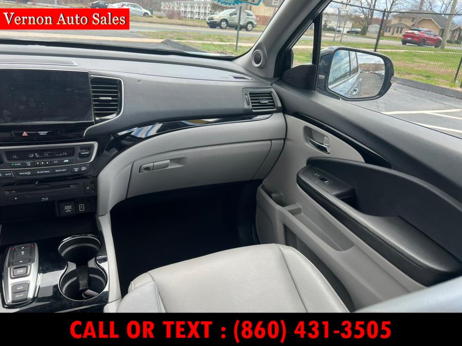 2020 Honda Pilot Touring 8-Passenger AWD photo
