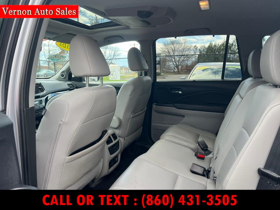 2020 Honda Pilot Touring 8-Passenger AWD photo